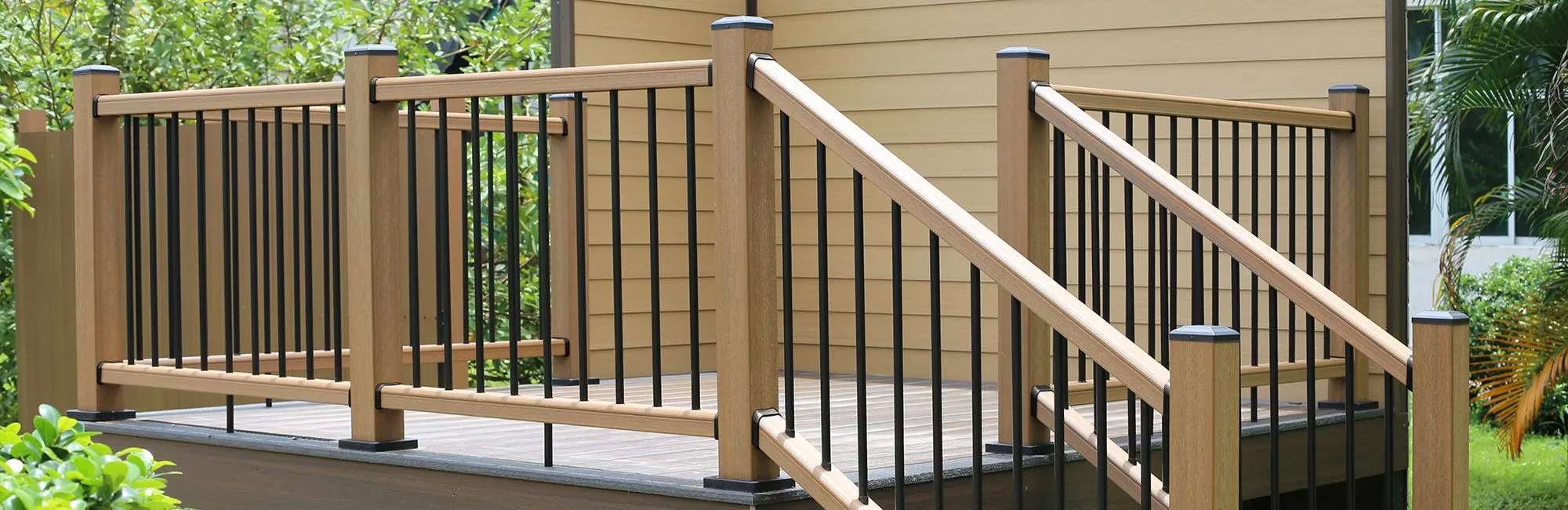 Deck Railing Ideas: Choosing the Right Railing for Your Outdoor
